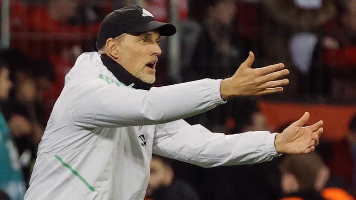 Tuchel nerozumí pravidlu o hostování, Müller po porážce běsnil před kamerou