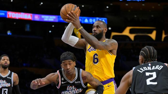 LeBron dokonal historický počin. Chtěl jsem ho nechat, žertoval trenér soupeře