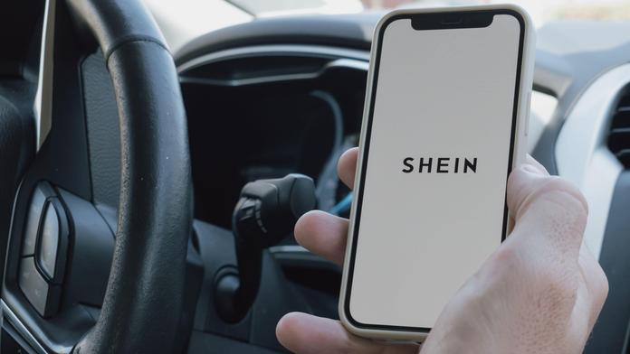 Oblíbený e-shop Shein klamal zákazníky, dostal mastnou pokutu. Postih může být ještě větší