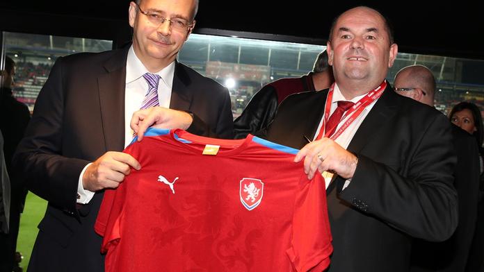 Situace je vážná, čas vypršel, volá Slavia. Navrhuje zajímavé řešení!