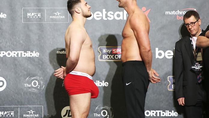 Jeho výbava rozhodila všechny! Jaké monstrum má v boxerkách?