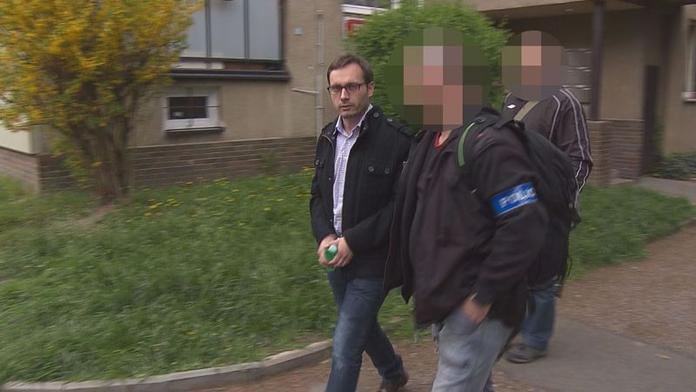 Extremista Adam B. Bartoš byl obviněn ze zločinů proti lidskosti!
