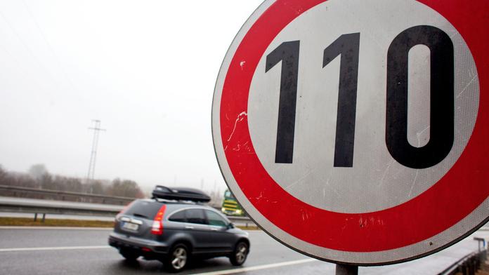 Kde se zvýšila rychlost na 110 km/h! Tyhle úseky byly schváleny
