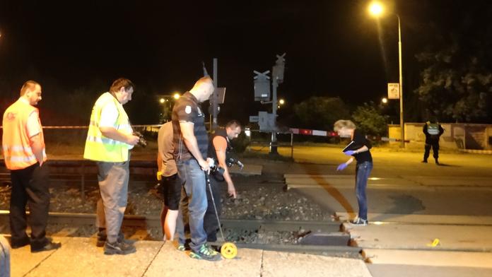 Rychlík srazil člověka, ostatky sbírali pohřebáci na sto metrech