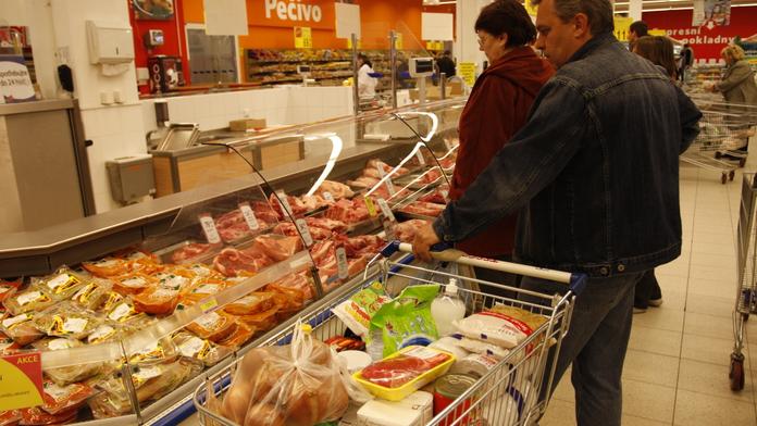 Lidé se chtějí v nákupních centrech bavit a odpočívat, tvrdí průzkum