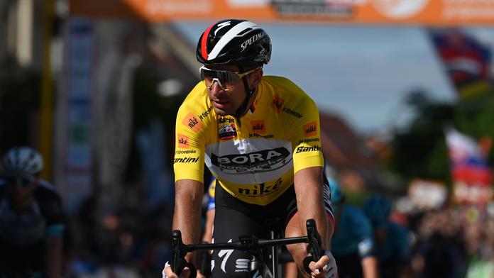 Hořká derniéra. Sagan v závodě Paříž-Roubaix spadl a zamířil do nemocnice