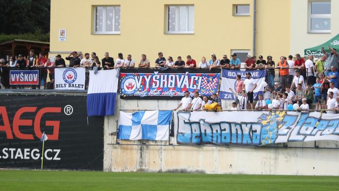 Pardubice vykročily k záchraně, Vyškov se s Drnovicemi rozloučil remízou