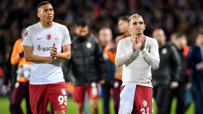 Hanba, individuální chyby a amatérství. Turecký tisk tepe do Galatasaraye