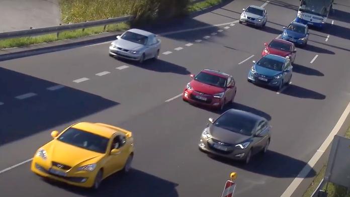 Čeští řidiči pořád nechápou zásadní pravidlo. Zbytečně si komplikují život