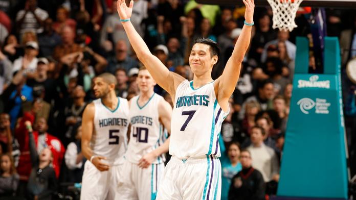 San Antonio zasáhla kocovina. Dokonalý obrat řídil Jeremy Lin