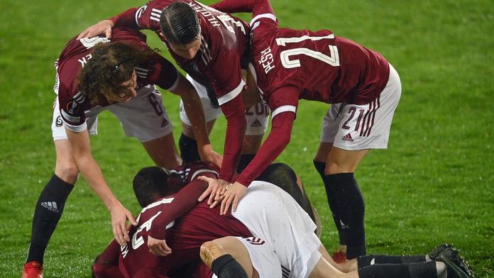 Sparta a Slavia si zahrají poháry i na jaře, Jablonec v Evropě končí