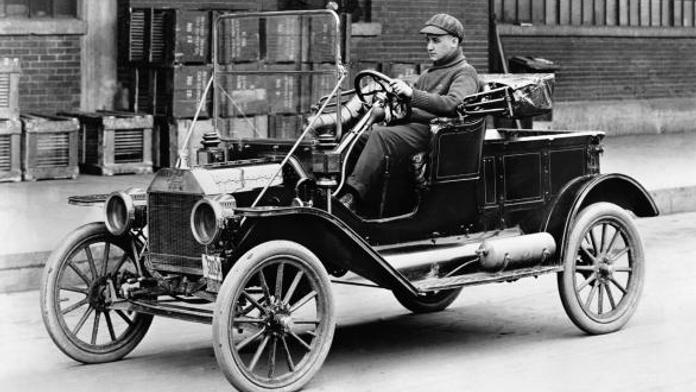 Konspirační teorie: Rockefeller kvůli Fordu rozpoutal prohibici