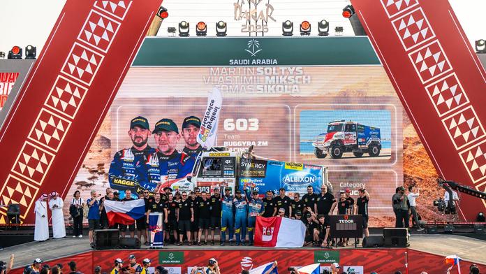 Stylový závěr Dakaru pro Buggyru. Šoltys si užíval jízdu podél moře, Poslední driftoval