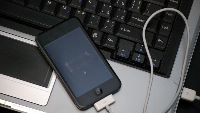Je váš telefon v bezpečí? Přes některé systémy vás oberou hackeři o tisíce korun