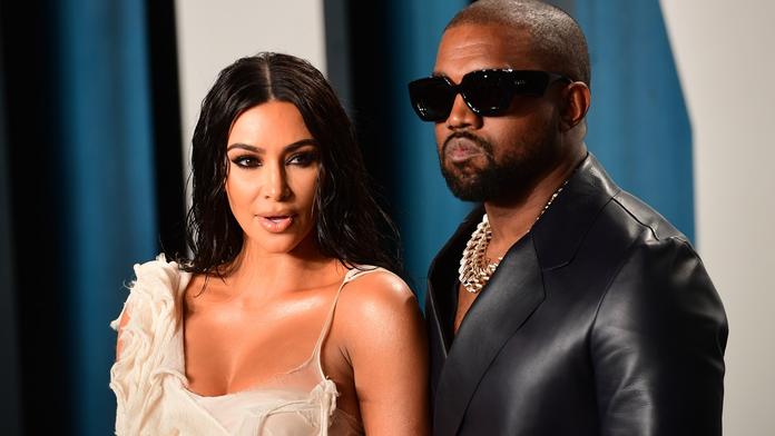West chce rozvod s Kardashianovou, z rasismu obvinil i její matku