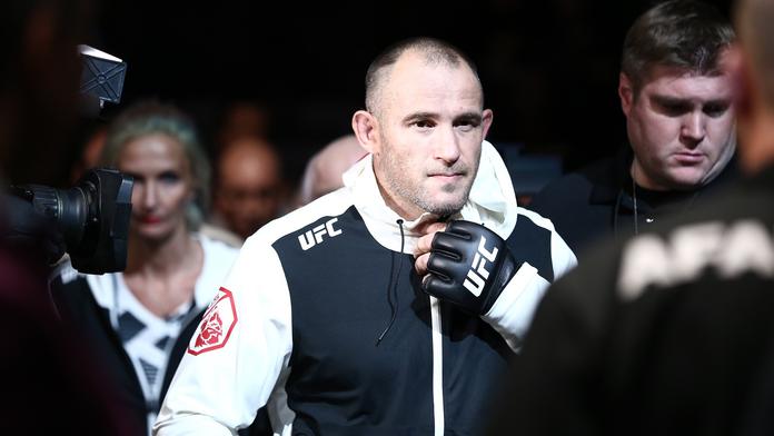 Olejnik na UFC 249 nepoletí! Místo toho sám v autě odřídí přes 400 km