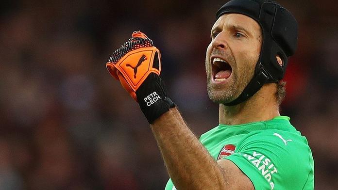 Čech zavřel všem ústa: Jako první gólman vychytal 1000. střelu!