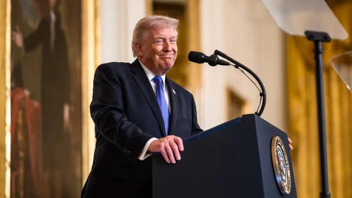 Trump chce vybrat nového vůdce Íránu. Kandidát ho pobouřil
