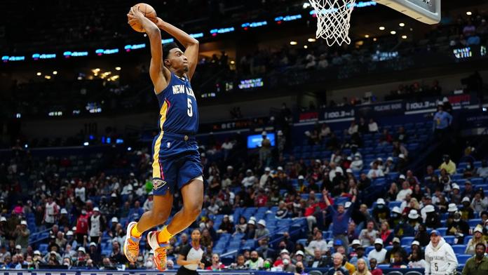 Oblékli žluté ponožky. Ukrajině vyjádřili podporu i basketbalisté Pelicans
