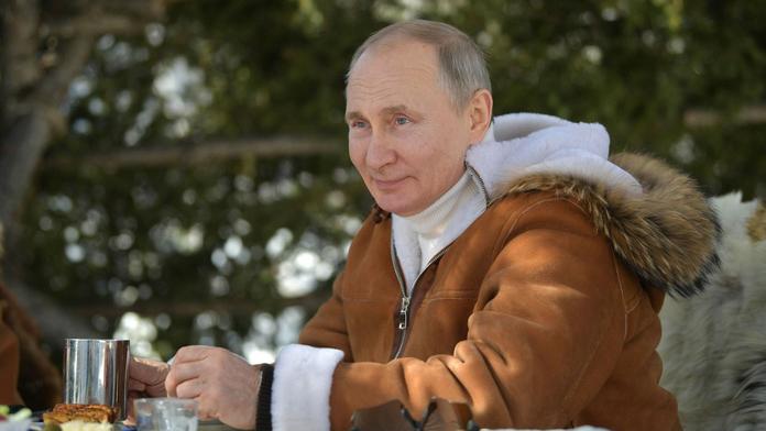 Putin rozcupoval západní politiky. Potupu ze summitu v Německu vrátil i s úroky