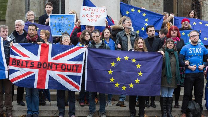 Británii ve velkém opouští občané EU. Brexodus, píší tamní média