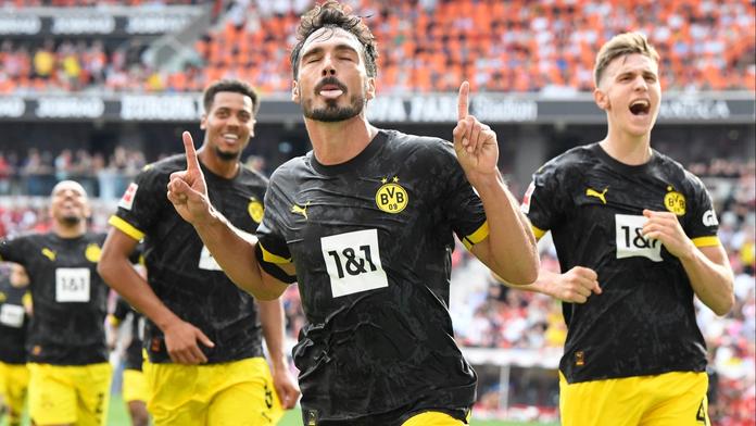 Dortmud díky gólům v závěru otočil skóre. Dvakrát se trefil stoper Hummels