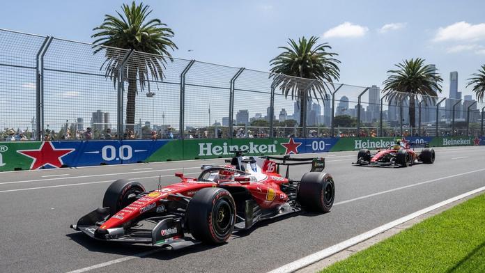 Dramatická situace při tréninku F1. Hamilton zabránil fatální nehodě