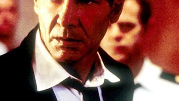 Harrison Ford si spletl robota s číšníkem