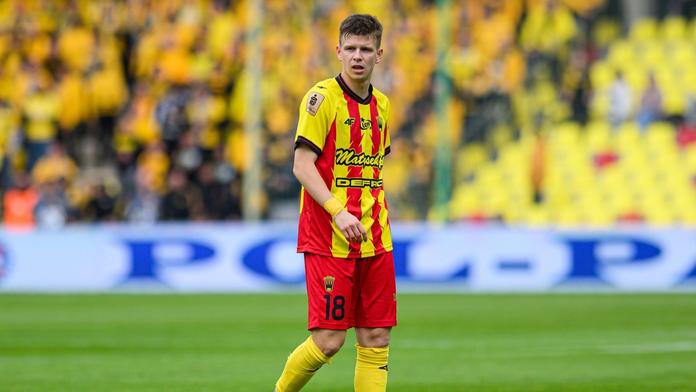 Český fotbalista bere víc než hvězda Barcelony. Jeho plat v Polsku překvapil