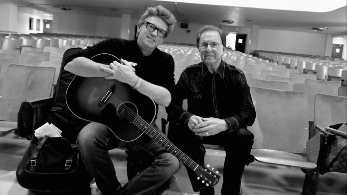 Chuck Mead (vlevo) a Tommy Cash