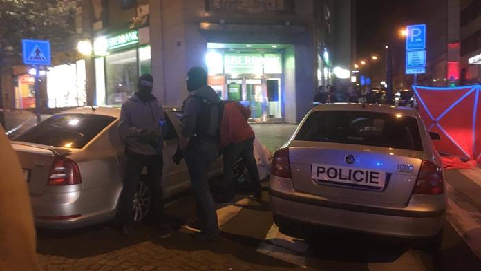Policie zasahovala na Václaváku! Část náměstí byla uzavřená
