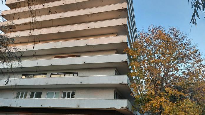 Mladík chtěl zmizet z nemocnice. Při útěku použil velmi netradiční způsob
