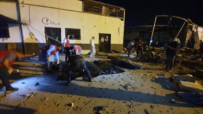 Útok na centrum migrantů v Libyi. Desítky mrtvých a zraněných