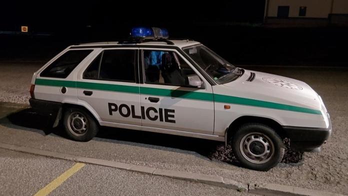 Škoda Forman označená jako policejní vůz