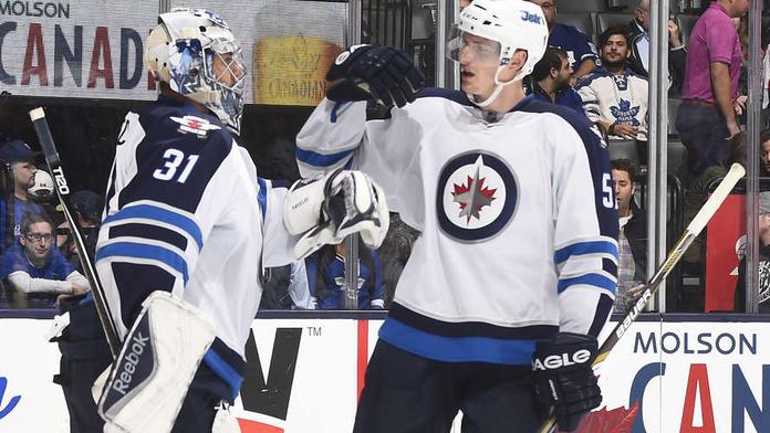 Pavelec vychytal vítězství, Jágr se vrátil a pomohl k bodu