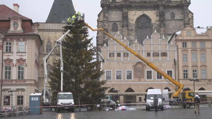 Vánoční strom na Staroměstském náměstí v Praze už brzy zmizí