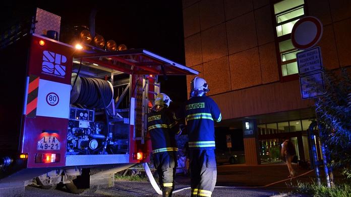 Na koleji vzplálo jídlo na sporáku. Dvě stovky studentů musely ven