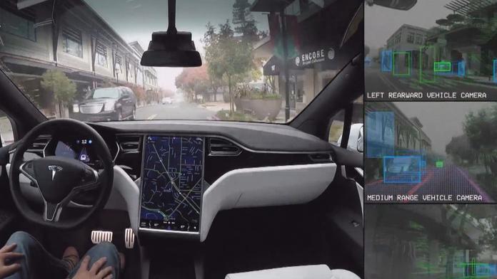 Tesla ve velkých problémech. Úřady přitvrzují vyšetřování jejího autopilota
