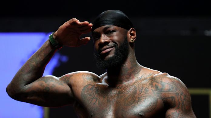 Takhle se vydělává! Boxer Wilder dostane miliony za čekání