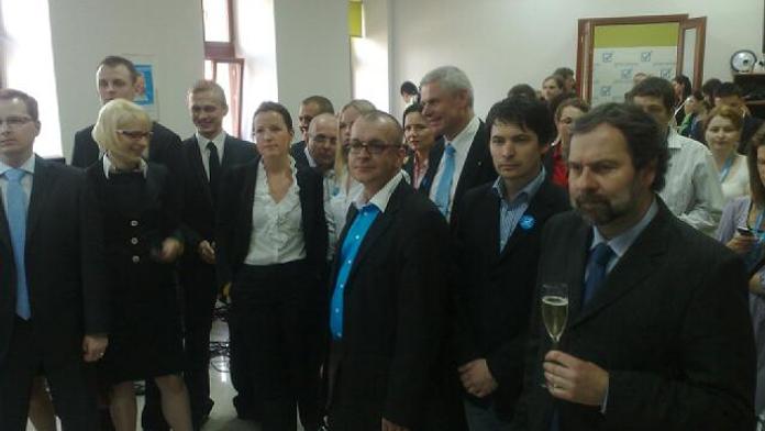 Internetové hlasování VV o vládě má problémy. Server zkolaboval