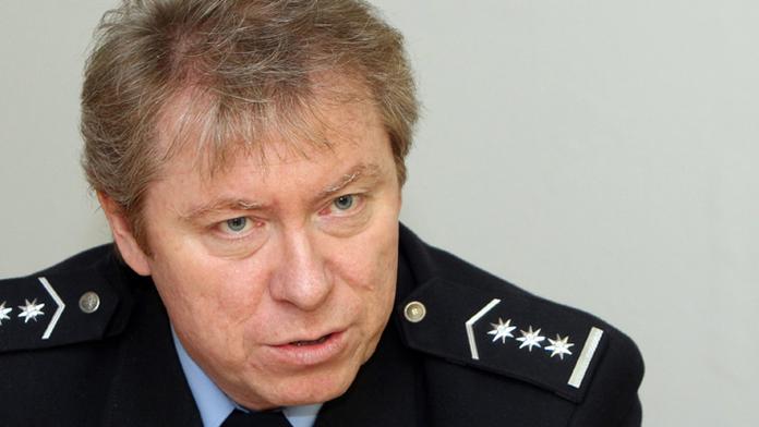 BIS sledovala policejního prezidenta Husáka. Na schůzkách s Janouškem!