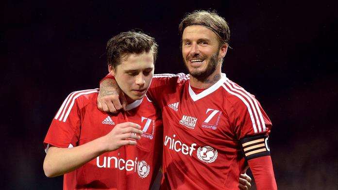 Beckham i slavný zpěvák. V Anglii se odehraje zápas na podporu Ukrajiny