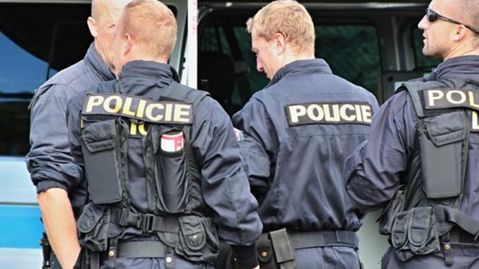 Policie obvinila z vraždy ženu. Měla ubodat svého exmanžela (†80)