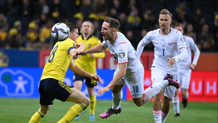 Anketa: Měl Kuchtův gól platit? Coufal zpochybnil práci VARu