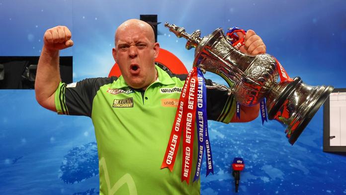 Van Gerwen se pustil do kritiky rivala. Měl by držet hu*u a hrát šipky