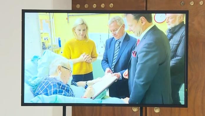 Zemanova návštěva porušila covidová pravidla. Hygienička vyvodí důsledky