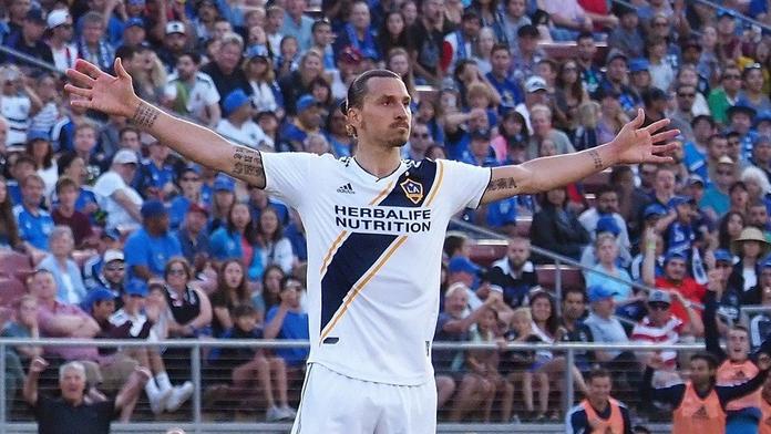Zlatan zase perlil: Kdybych přišel před 10 lety, jsem prezident USA!
