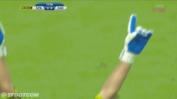 VIDEO: Torres nedal penaltu a gólman slavil, jako by vyhrál mistrovství světa