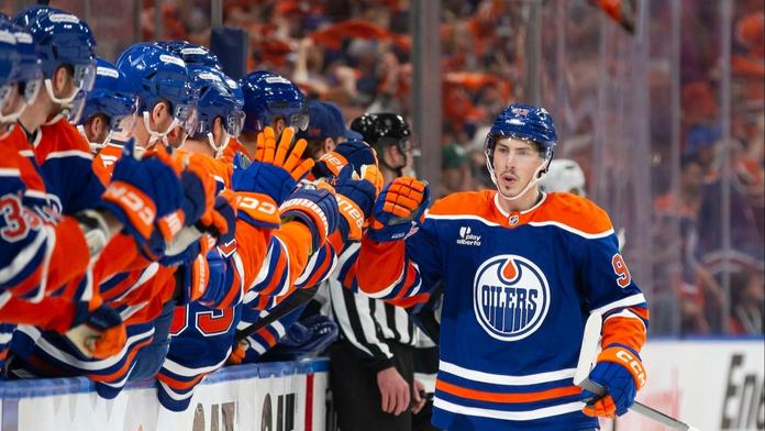 Hvězda Edmontonu hrála finále NHL se zlomenou rukou, prozradil McDavid