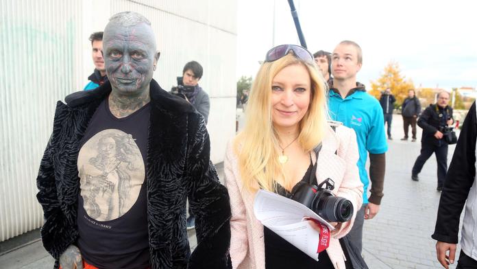 Proč by měl být Franz prezidentem? Přečtěte si rozhovor s jeho půvabnou přítelkyní